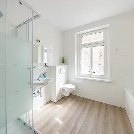 Apartment 102 3-schlafzimmer-apartment Hbf Halle *